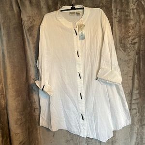 NWT Chico’s Size 3 (16) Toggle Slide Top Long Sleeves Optic White